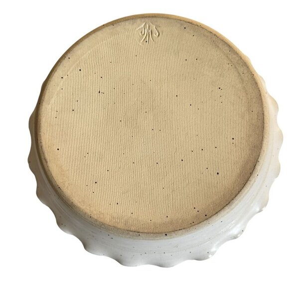Vintage JMJ Studio Pottery Pie Plate 9.5" - Stoneware, Fluted Edge, Signed - Picture 5 of 10